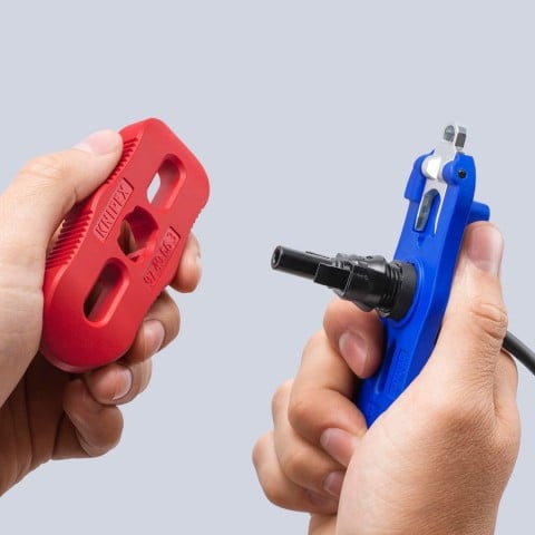 Knipex 97 49 66 3 SBA Assembly Tool for MC4/MC4 Evo 2 - feature detail