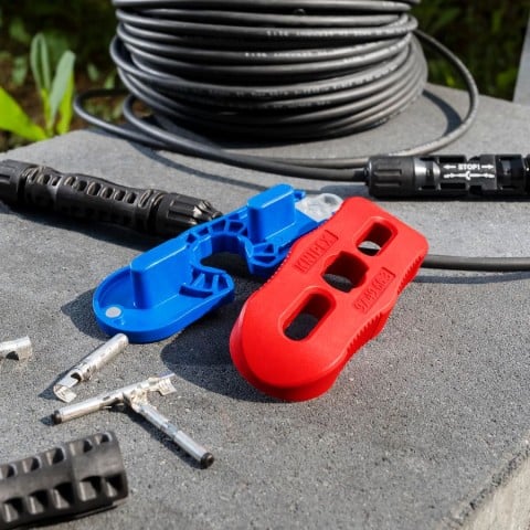 Knipex 97 49 66 3 SBA Assembly Tool for MC4/MC4 Evo 2 - in use