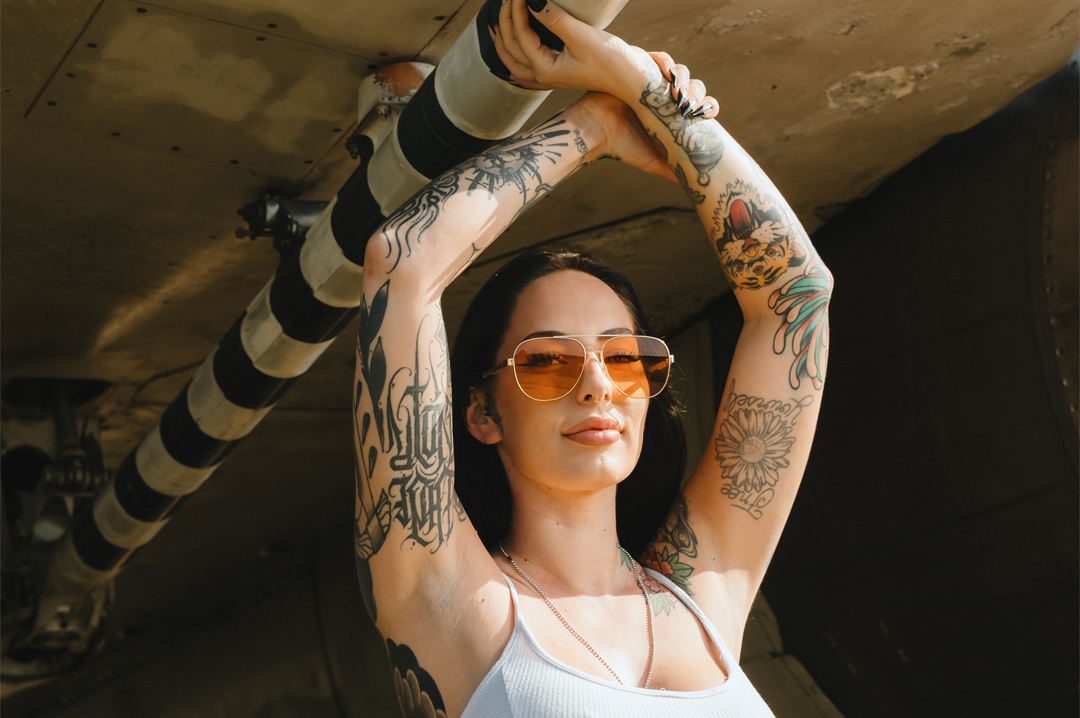 Heat Wave Incline Polished Gold Frame Amber Lens Sunglasses