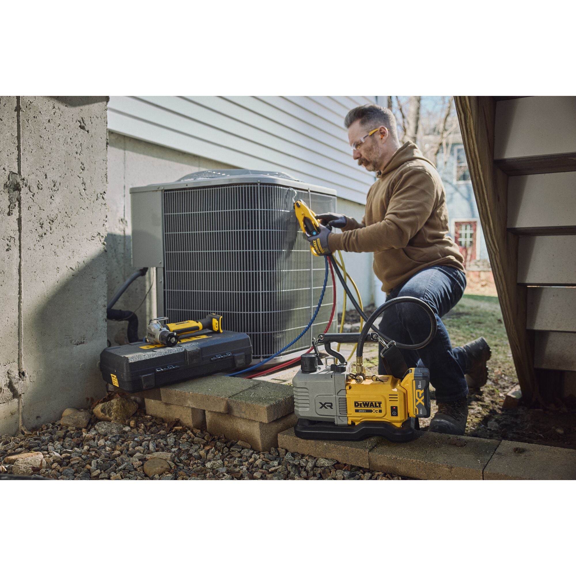DEWALT 20V MAX XR 5-CFM Cordless Vacuum Pump, Tool Only (DCE510WW1)