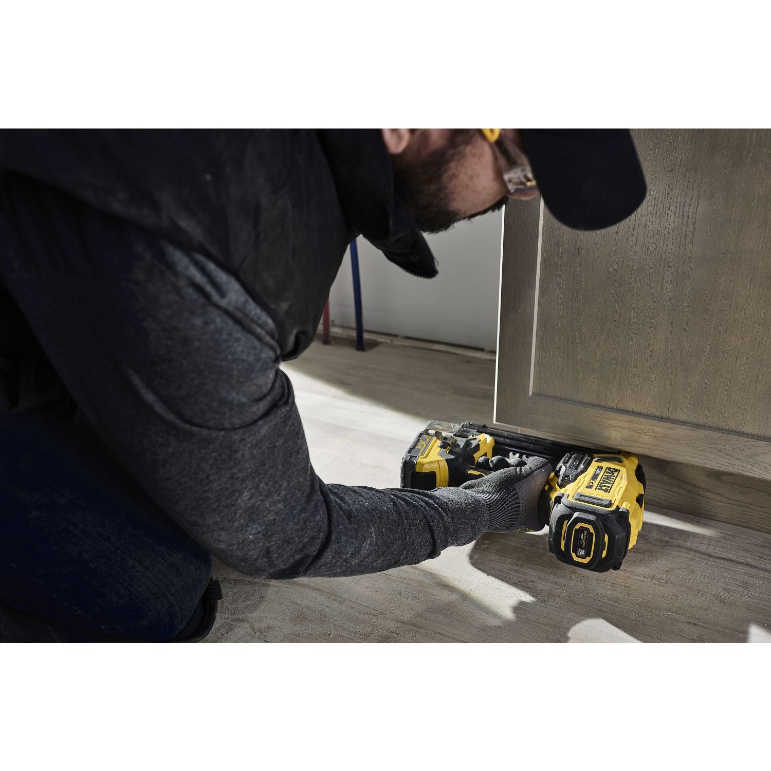 DeWALT DCN210E1 20V MAX XR 18Ga Brad Nailer Powerstack 1.7Ah Kit