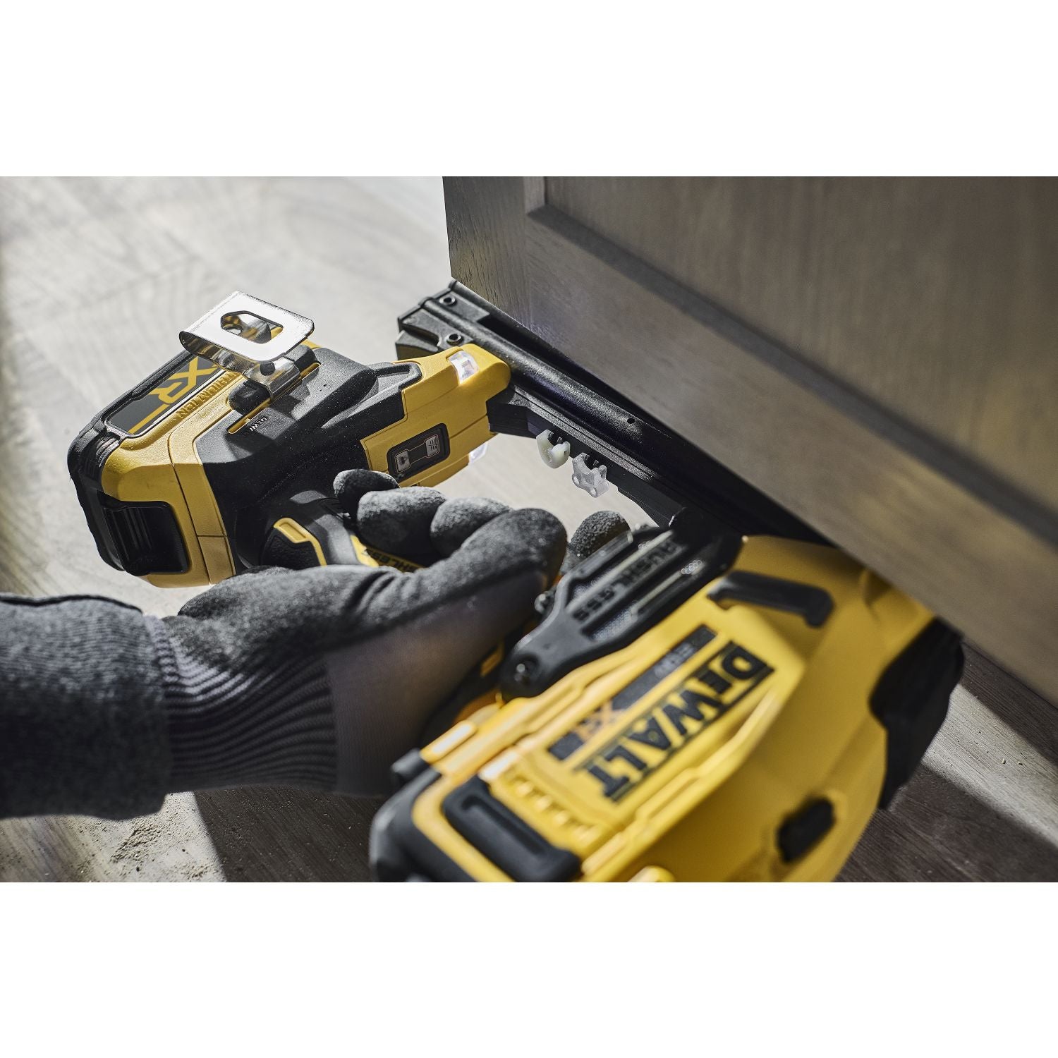 DeWALT DCN210E1 20V MAX XR 18Ga Brad Nailer Powerstack 1.7Ah Kit