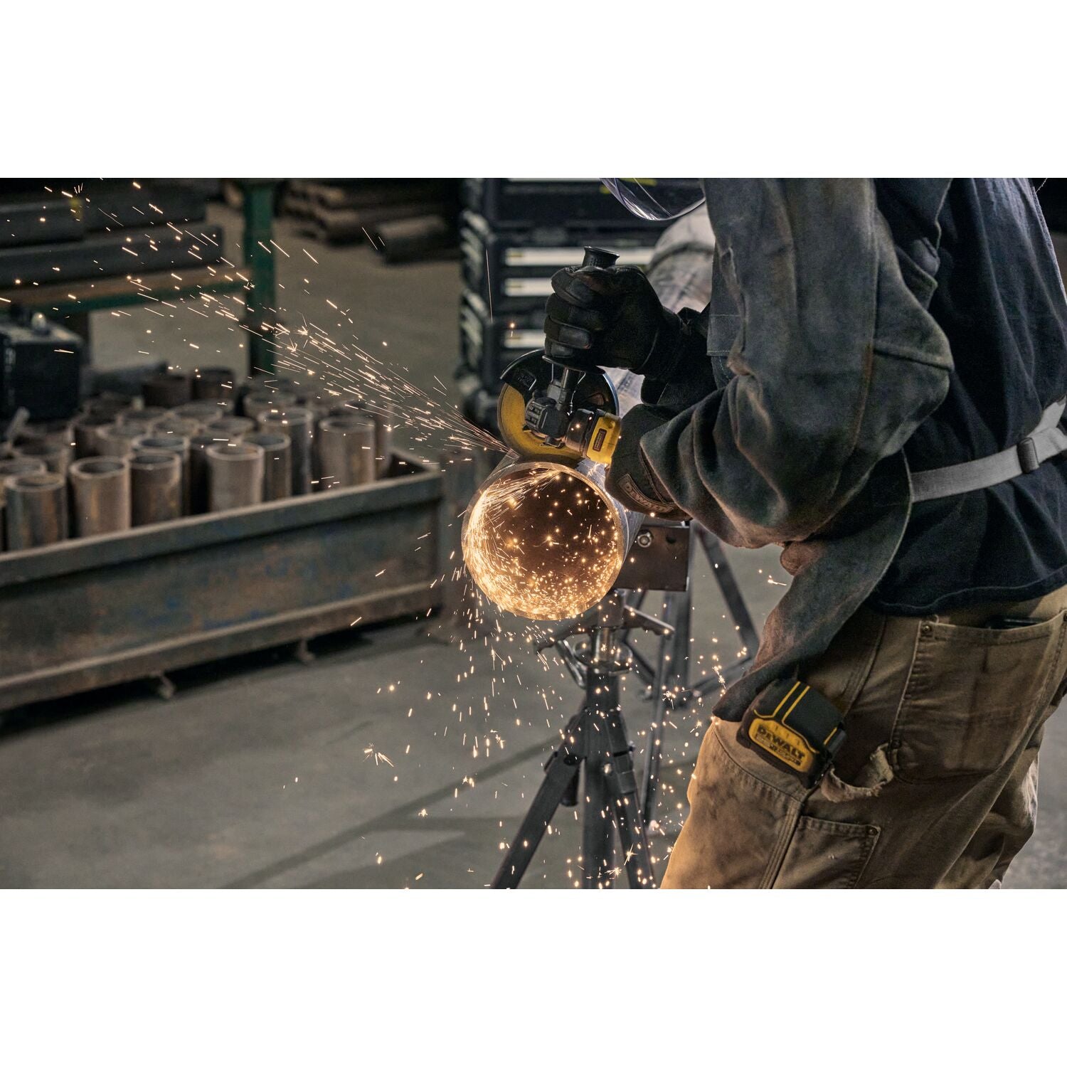 DeWALT DCG402B 20V MAX ATOMIC 4.5-in. Angle Grinder, Tool Only