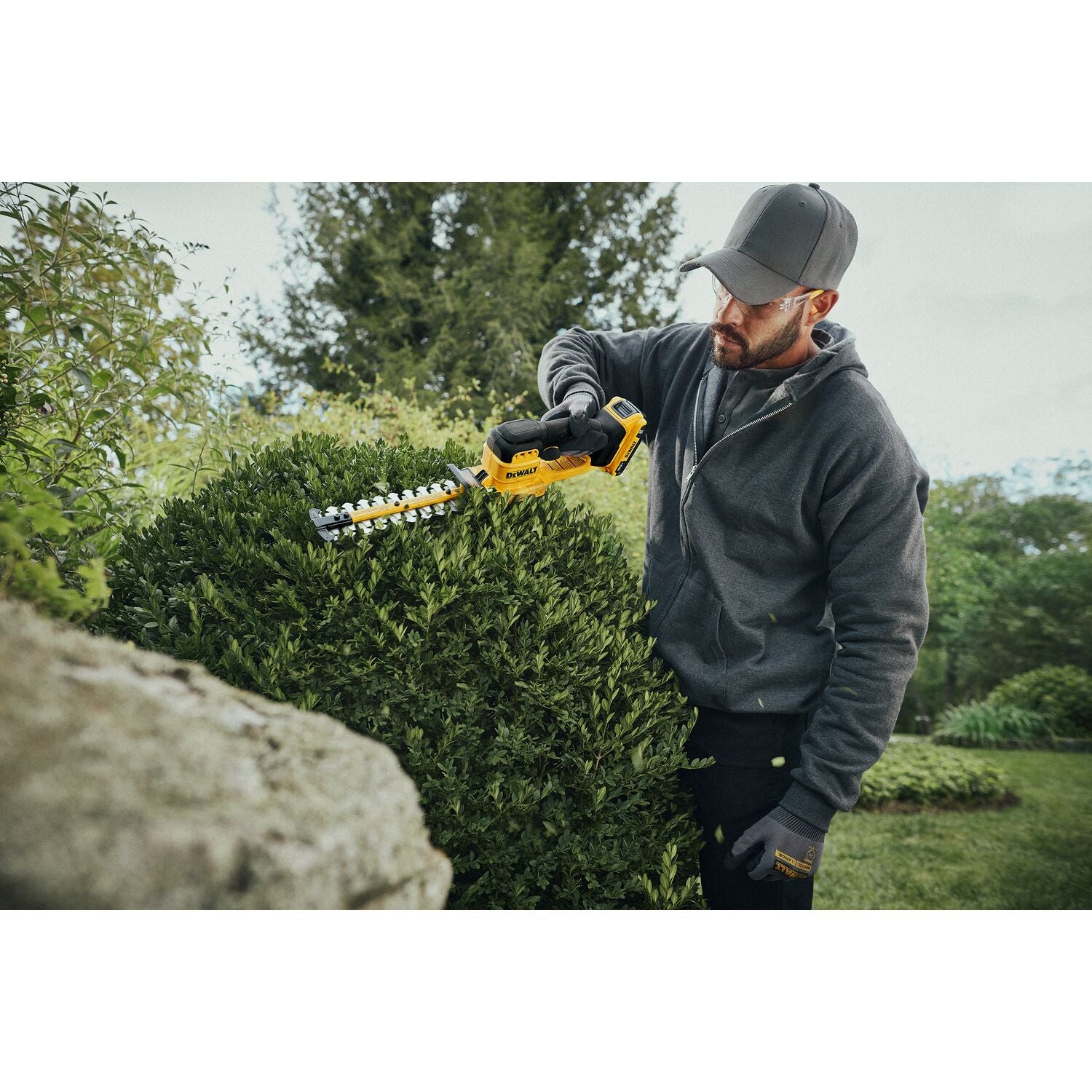 DeWALT DCHT823B 20V MAX 8-in. Cordless Compact Hedge Trimmer, Tool