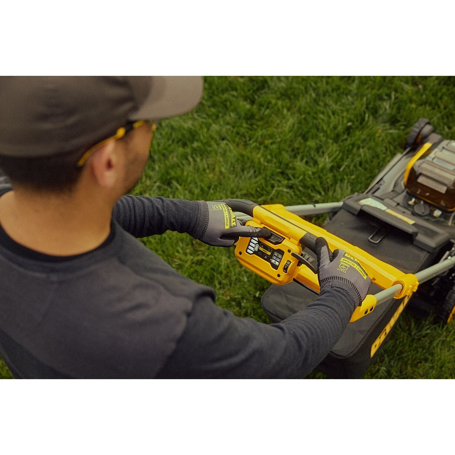 DeWalt DCMWSP700Y2 60V MAX* 21 in. Cordless Brushless RWD Self-Propelled Mower 12.0Ah Kit