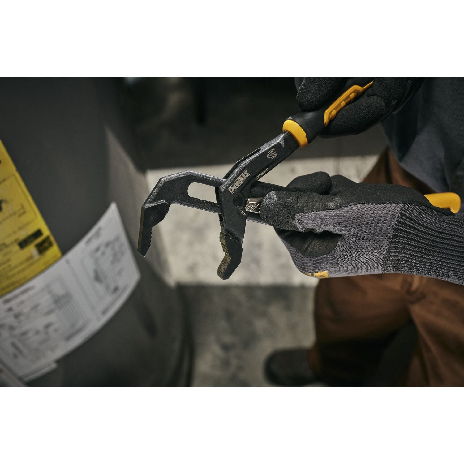 DeWALT DWHT82820 8-in. Slidelock V-Jaw Pliers – Tool Nut