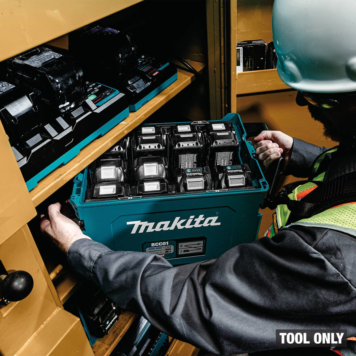 Makita BCC01 40V max XGT and 18V LXT 8-Port Charging Case
