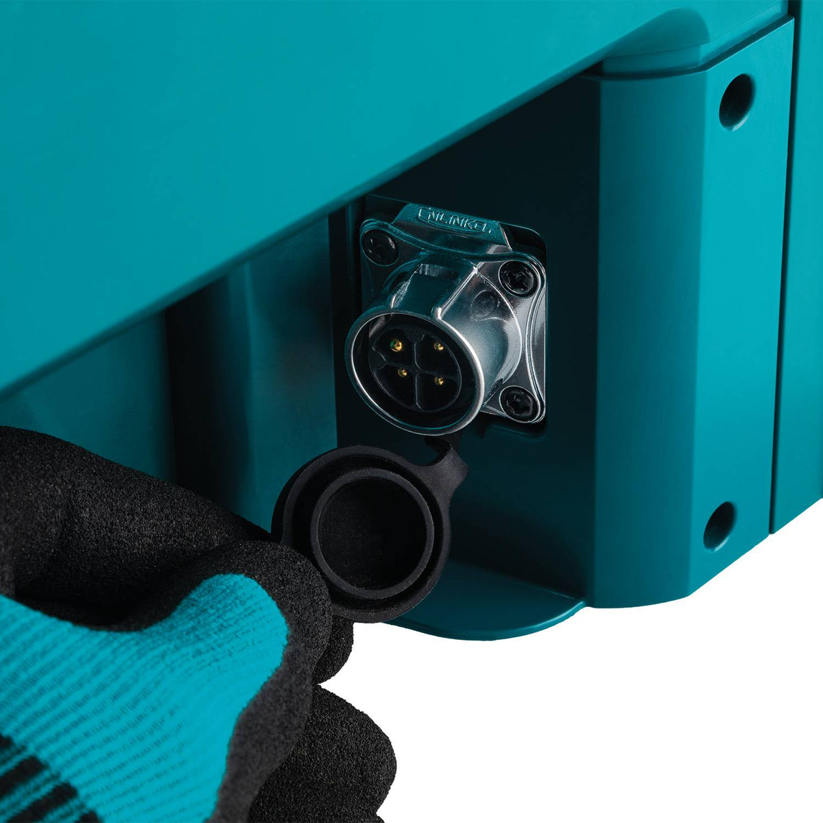 Makita BCC01 40V max XGT and 18V LXT 8-Port Charging Case