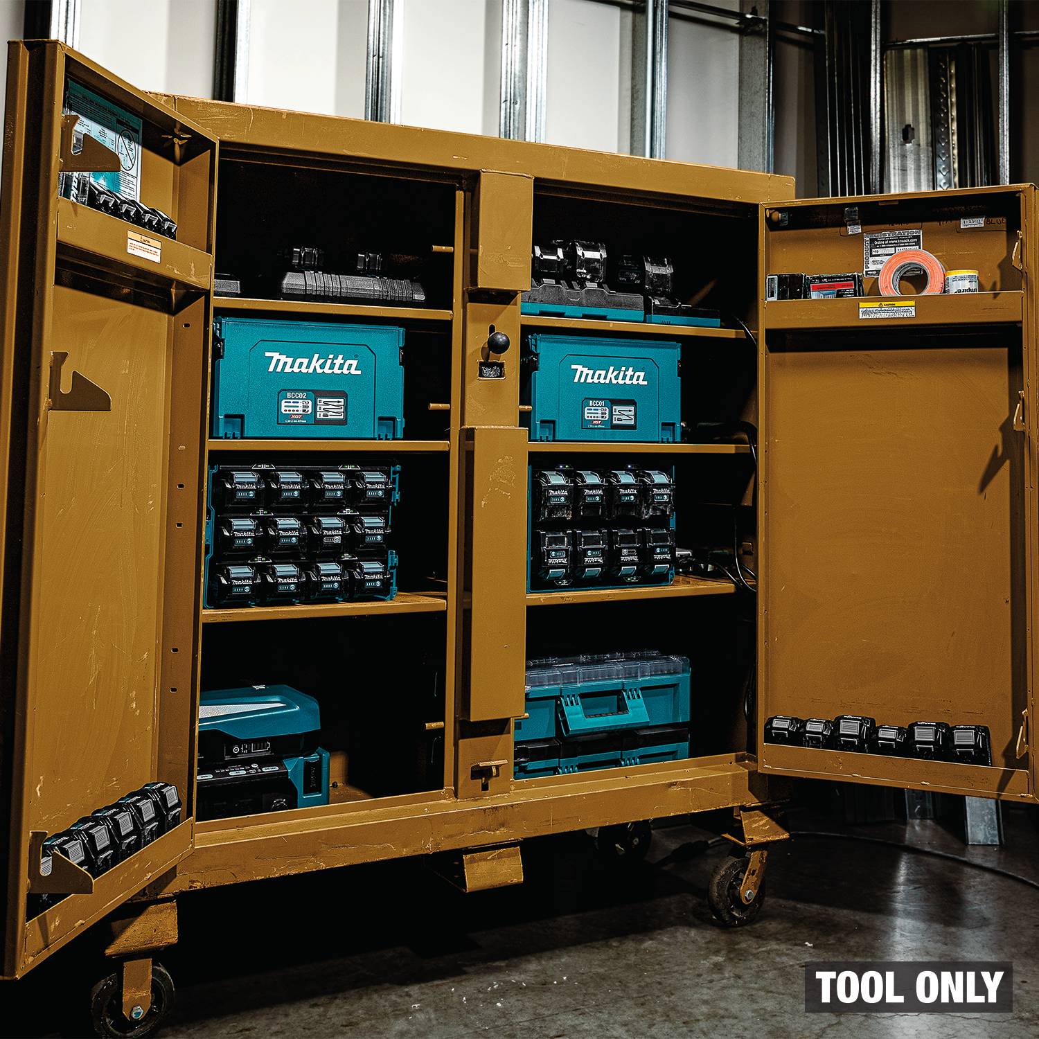 Makita BCC02 40V max XGT 12-Port Charging Case