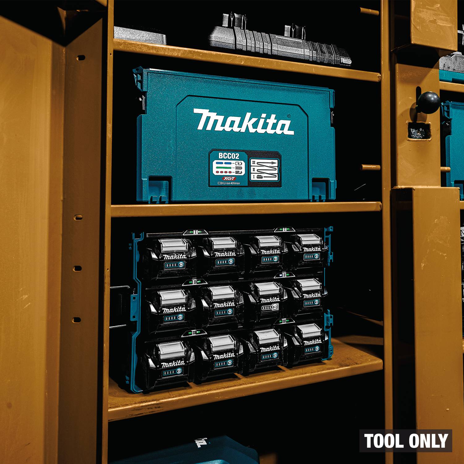 Makita BCC02 40V max XGT 12-Port Charging Case