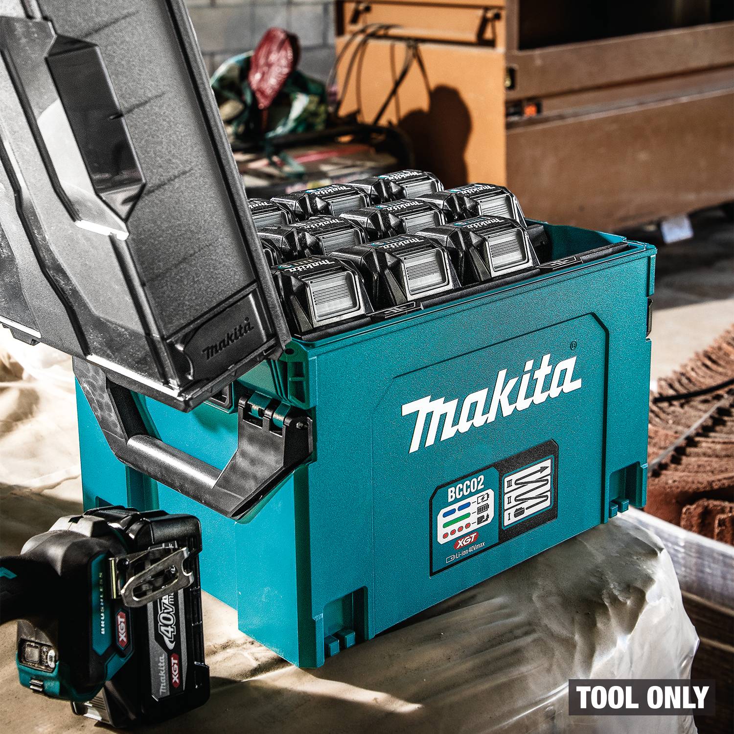 Makita BCC02 40V max XGT 12-Port Charging Case