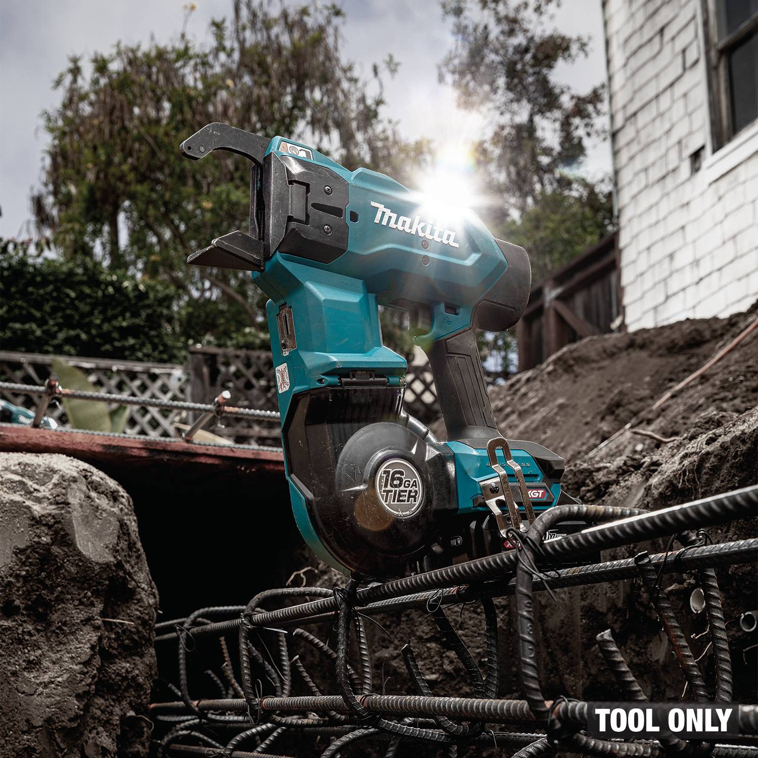 Makita GRT01Z 40V max XGT Brushless 16-Gauge Rebar Tying Tool, Tool Only