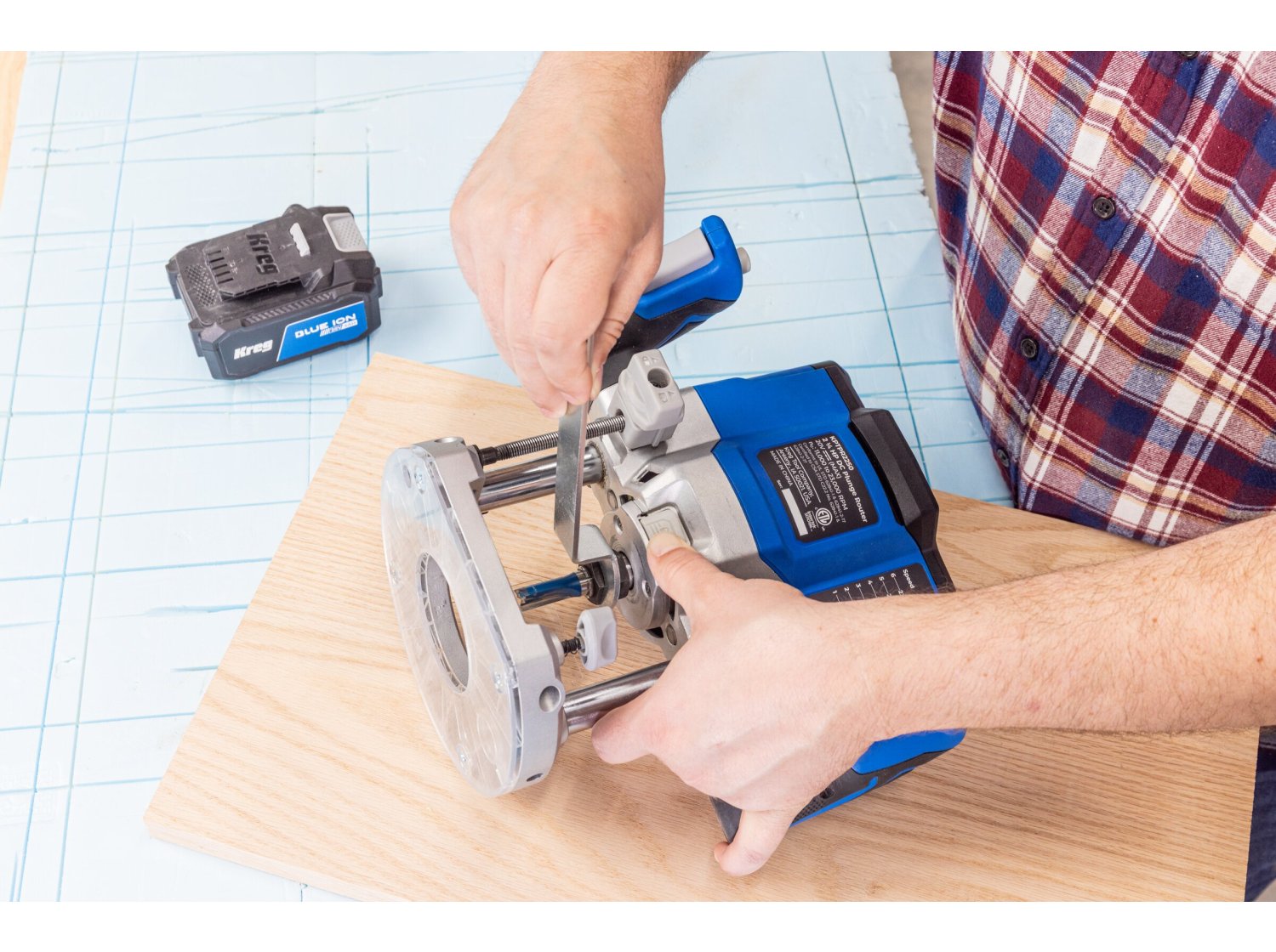 Kreg 20V Cordless Ionic Drive 2 -1/4 Horsepower Plunge Router 4.0Ah Kit (KPTBPR225B)