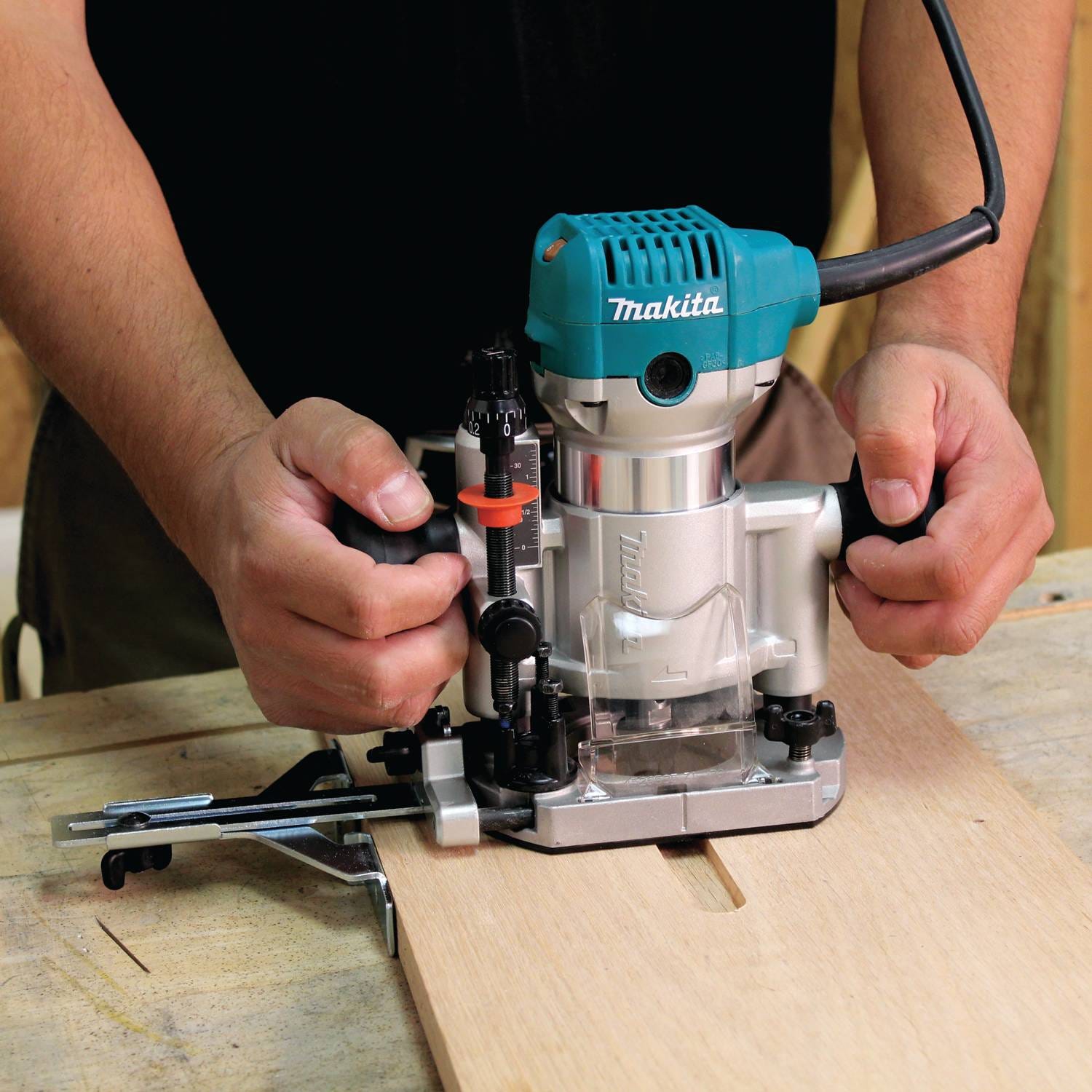 Makita RT0701CX3 1-1/4 HP* Compact Router Kit