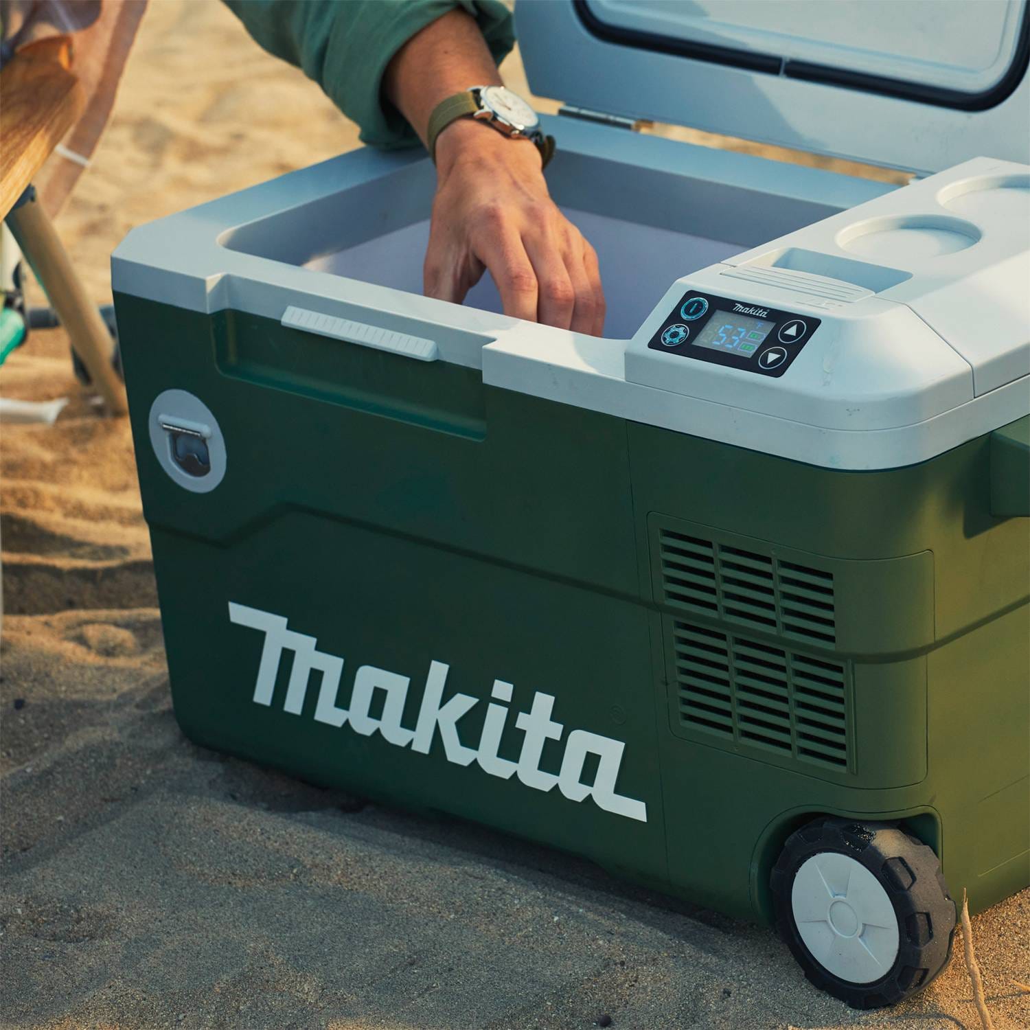Makita ADCW180Z Outdoor Adventure 18V X2 LXT, 12V/24V DC Auto, and AC Cooler/Warmer, Tool Only