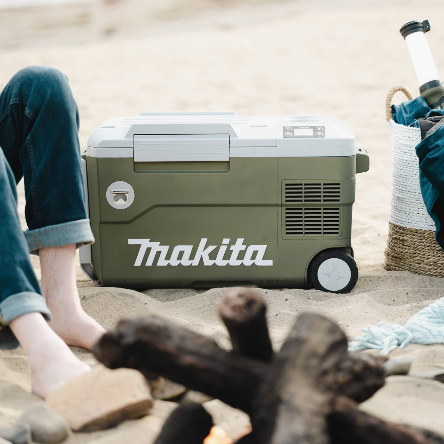 Makita ADCW180Z Outdoor Adventure 18V X2 LXT, 12V/24V DC Auto, and AC Cooler/Warmer, Tool Only