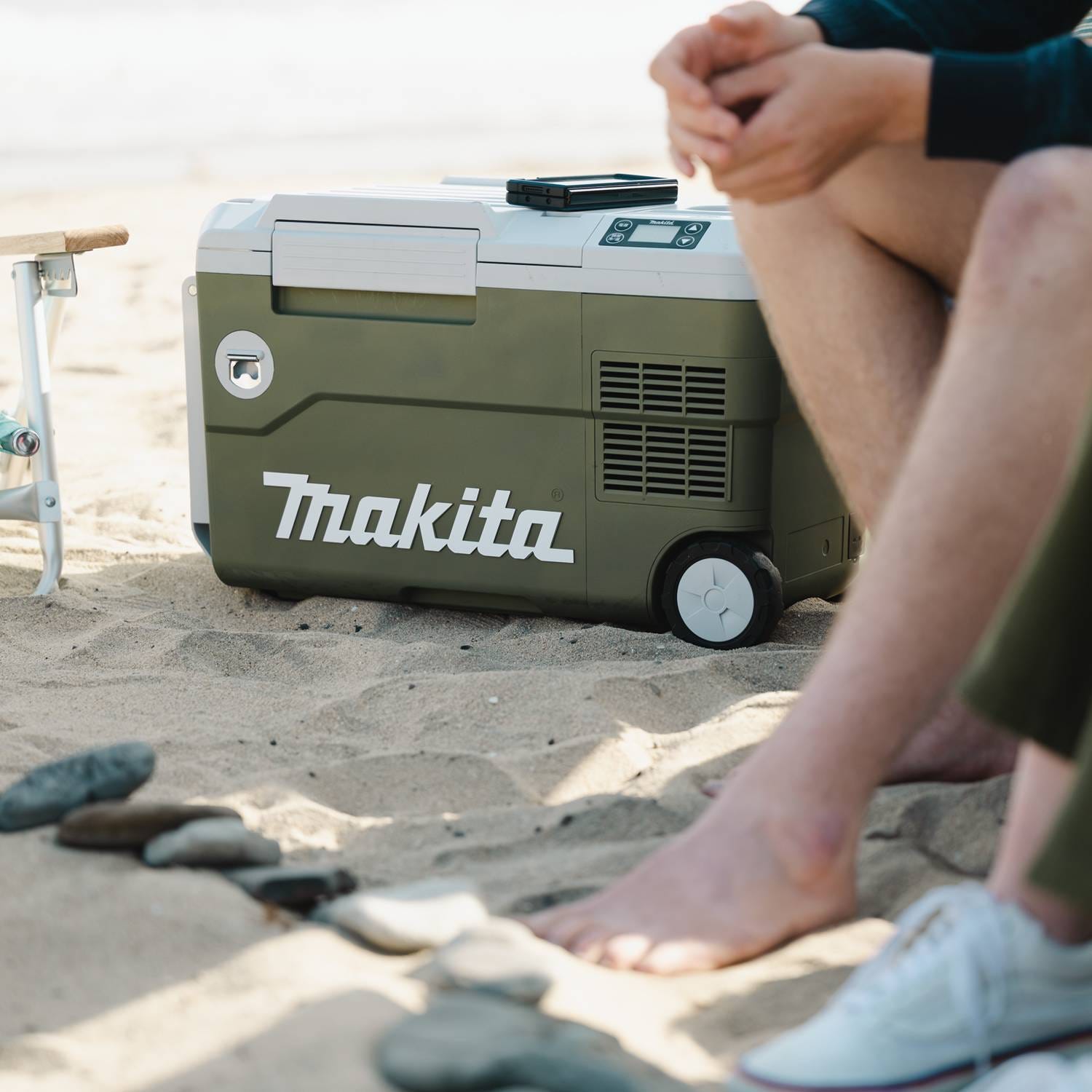 Makita ADCW180Z Outdoor Adventure 18V X2 LXT, 12V/24V DC Auto, and AC Cooler/Warmer, Tool Only