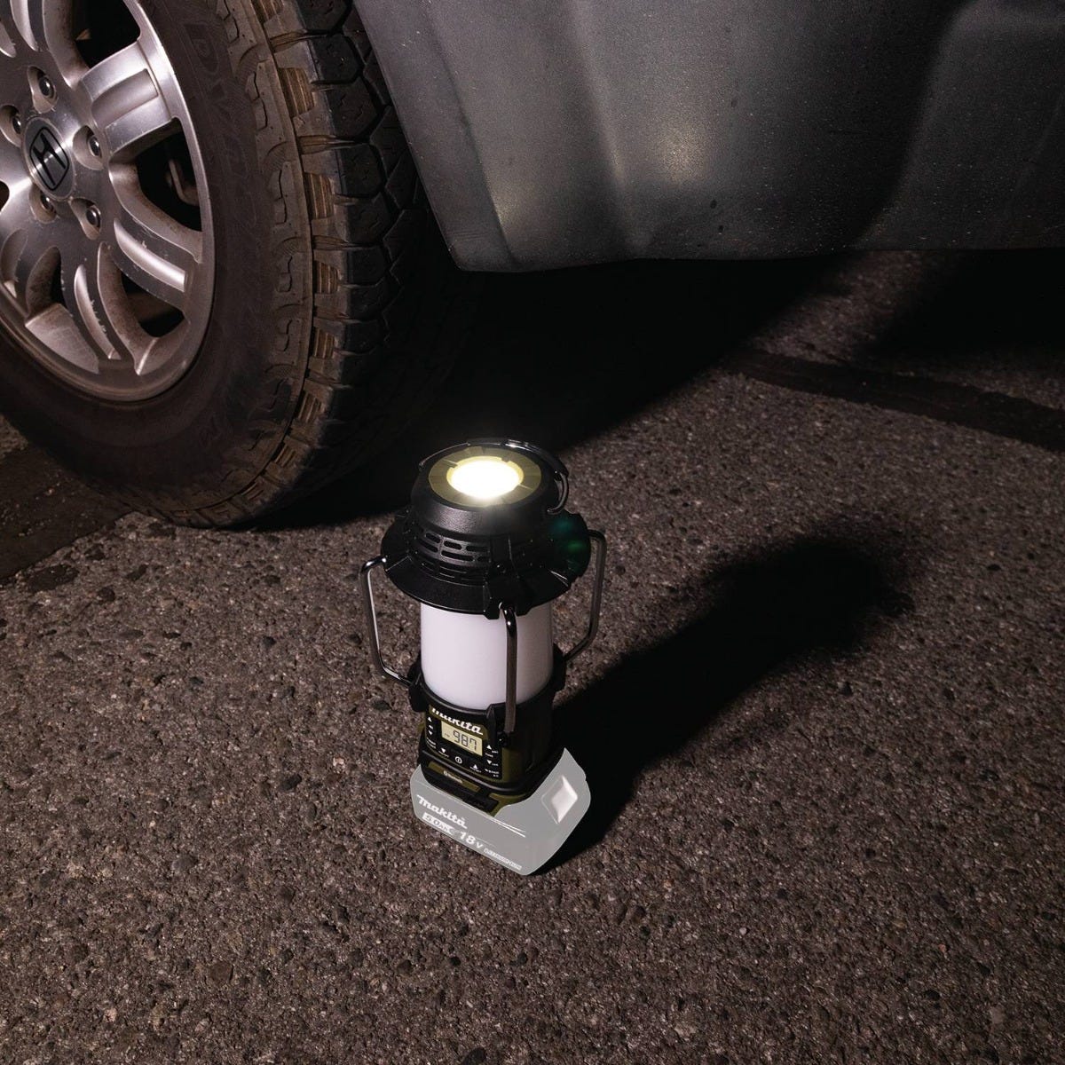 Makita ADRM13 Outdoor Adventure 18V LXT Bluetooth Radio and LED Lantern, Tool Only