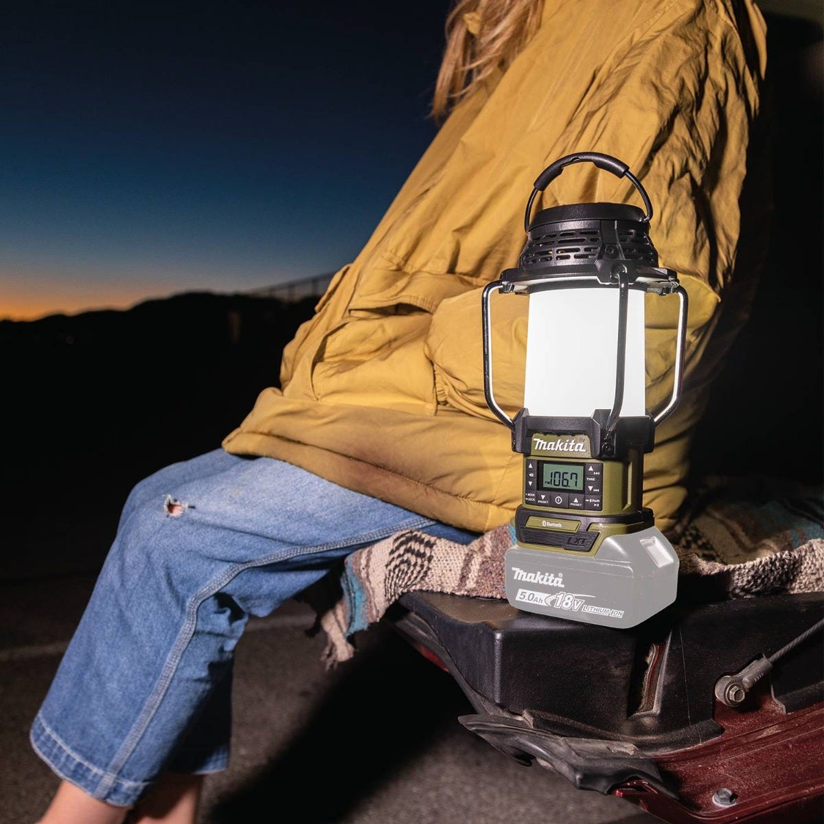 Makita ADRM13 Outdoor Adventure 18V LXT Bluetooth Radio and LED Lantern, Tool Only