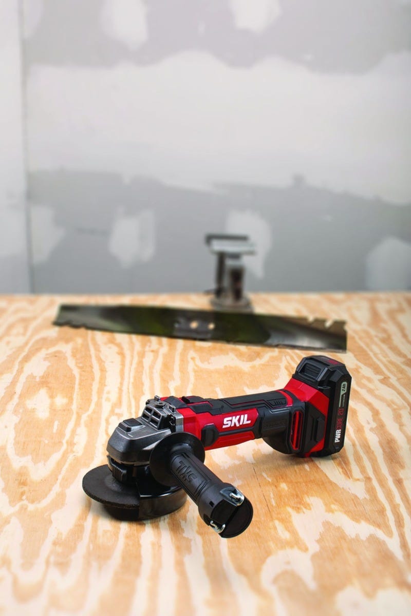 SKIL AG290202 PWR CORE 20 20V 4-1/2'' Angle Grinder Kit with PWRCore 20 Lithium Battery