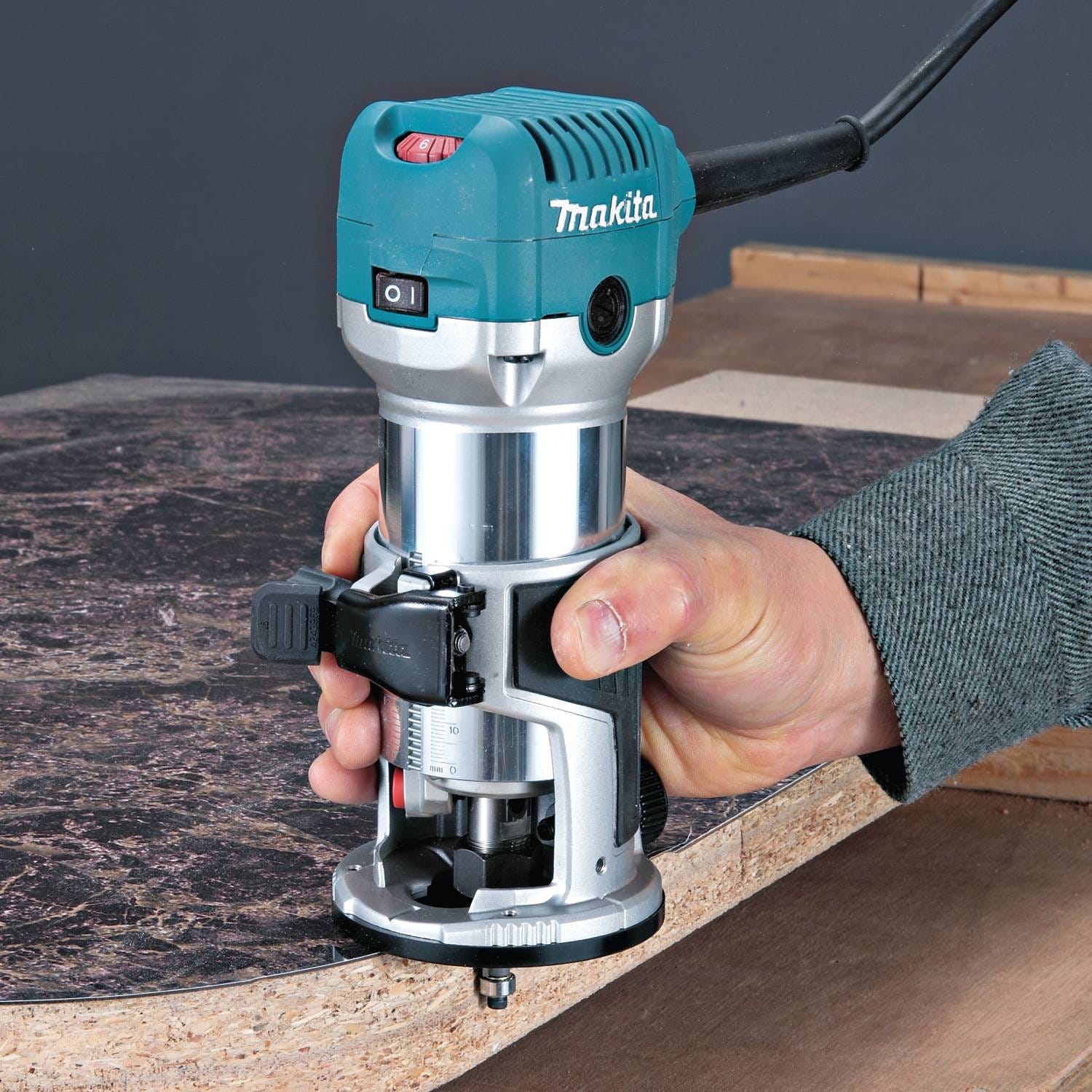 Makita RT0701CX3 1-1/4 HP* Compact Router Kit