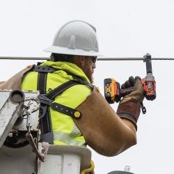 Klein Tools BAT20CW Battery-Operated Compact Impact Wrench, 1/2-Inch Detent Pin, Tool Only