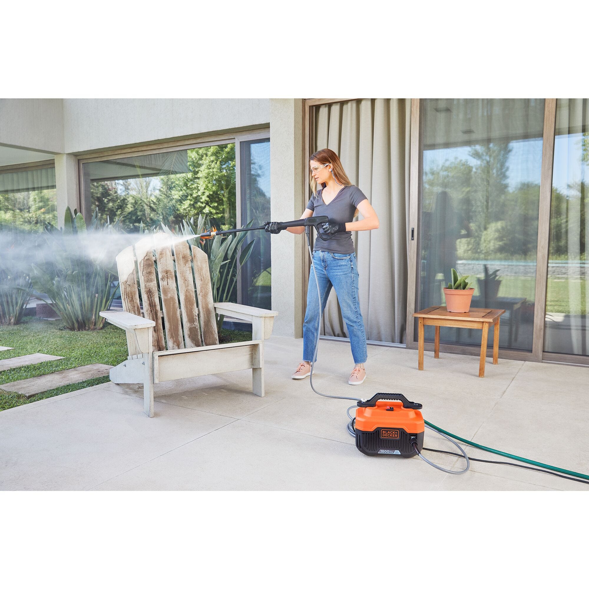 Black & Decker BEPW1600 1600 PSI 1.2 GPM Cold Water Electric Pressure Washer