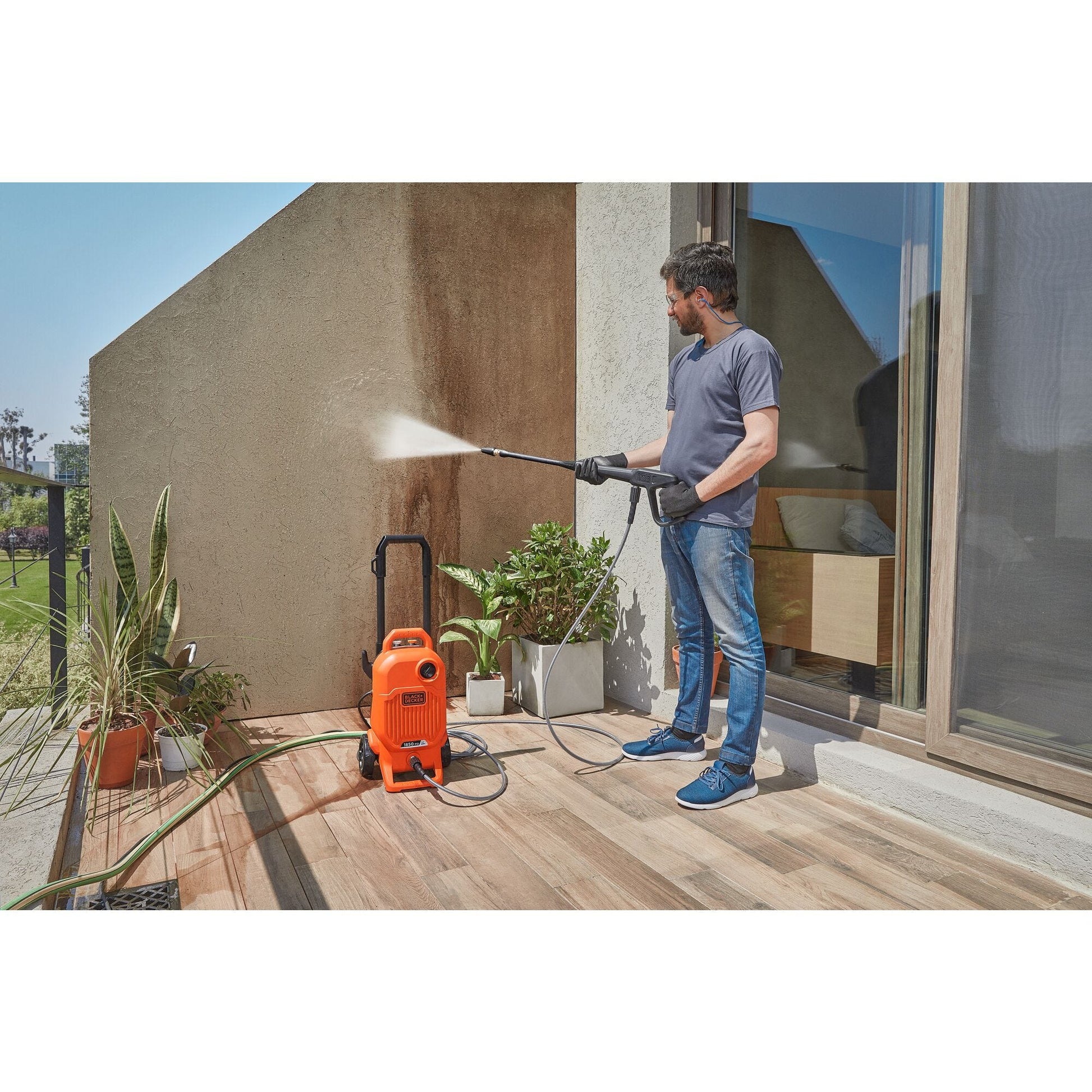 Black & Decker BEPW1850 1850 PSI 1.2 GPM Cold Water Electric Pressure Washer
