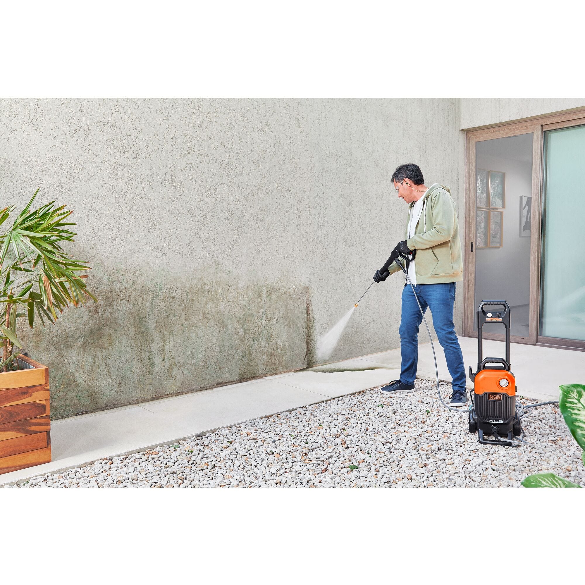 Black & Decker BEPW2000 2000 PSI 1.2 GPM Cold Water Electric Pressure Washer