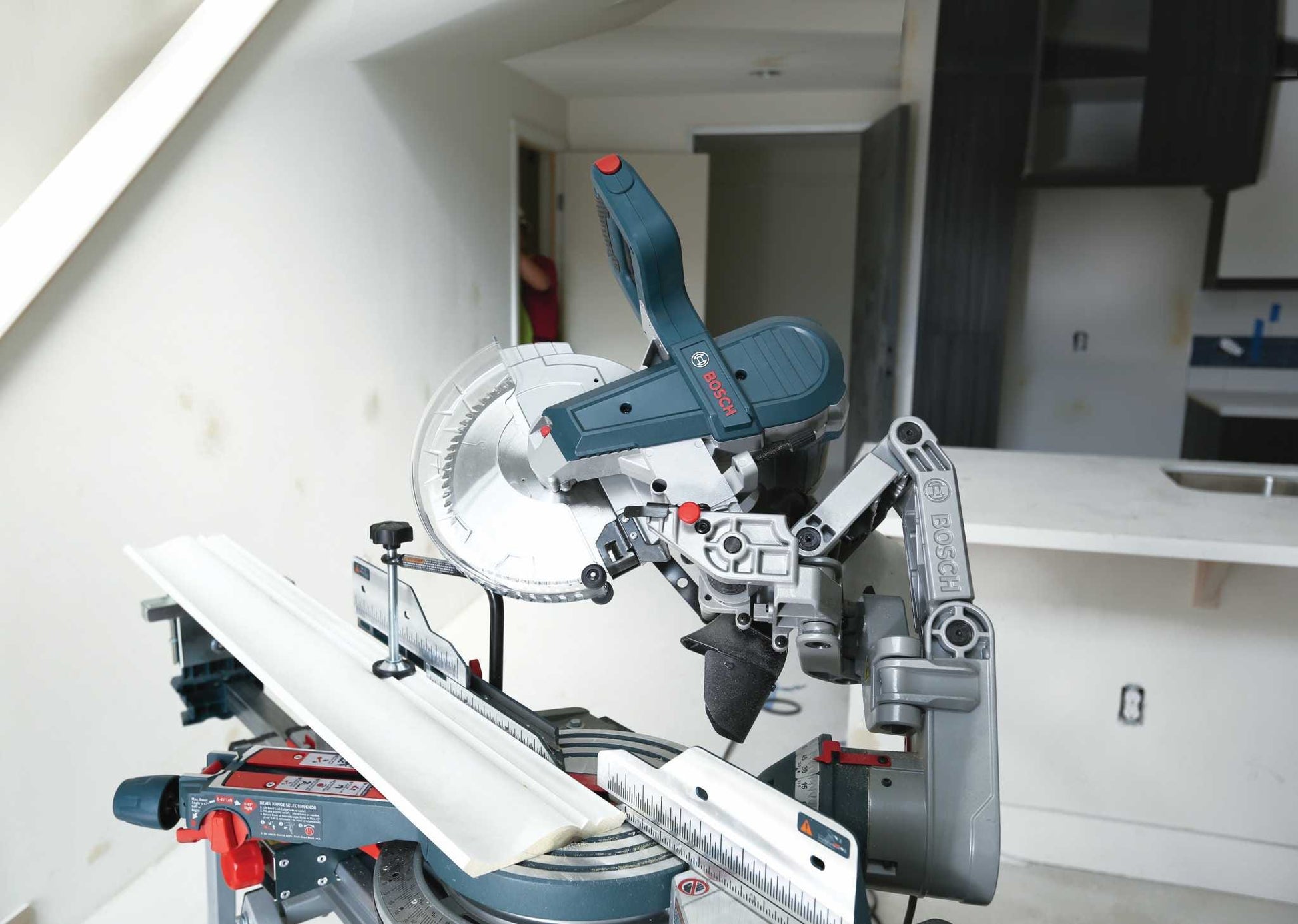 Bosch CM10GD 10" Dual-Bevel Axial Glide Miter Saw