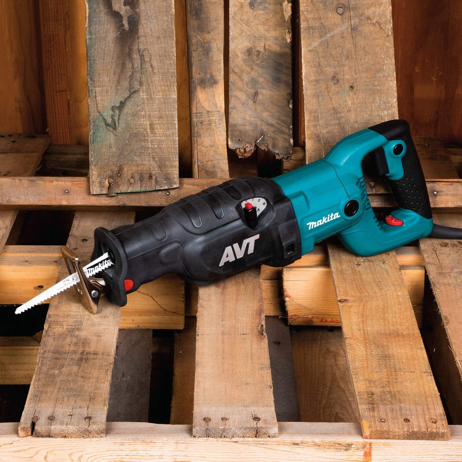 Makita JR3070CTH AVT Recipro Pallet Saw - 15 AMP with High Torque Limiter