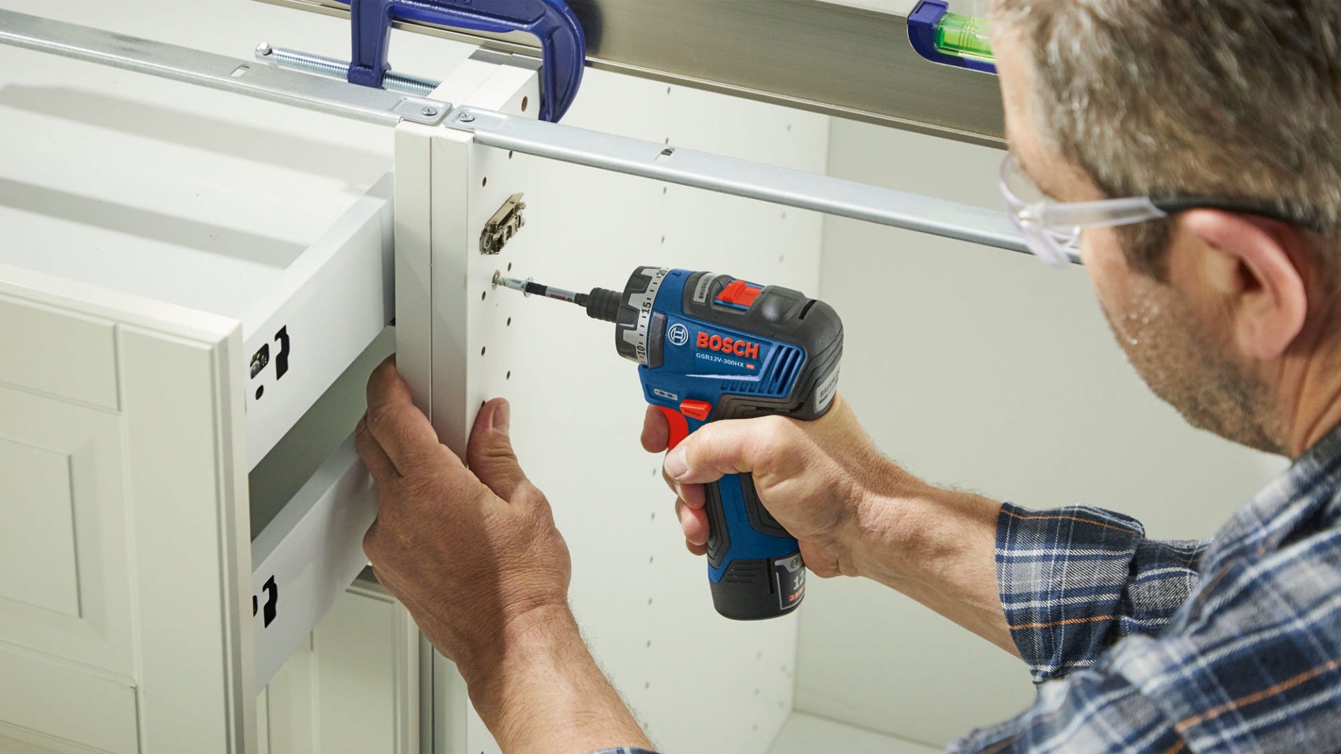 Bosch GSR12V-300HXB22 12V Max Brushless 1/4-Inch Hex Two-Speed Screwdriver 2.0Ah Kit