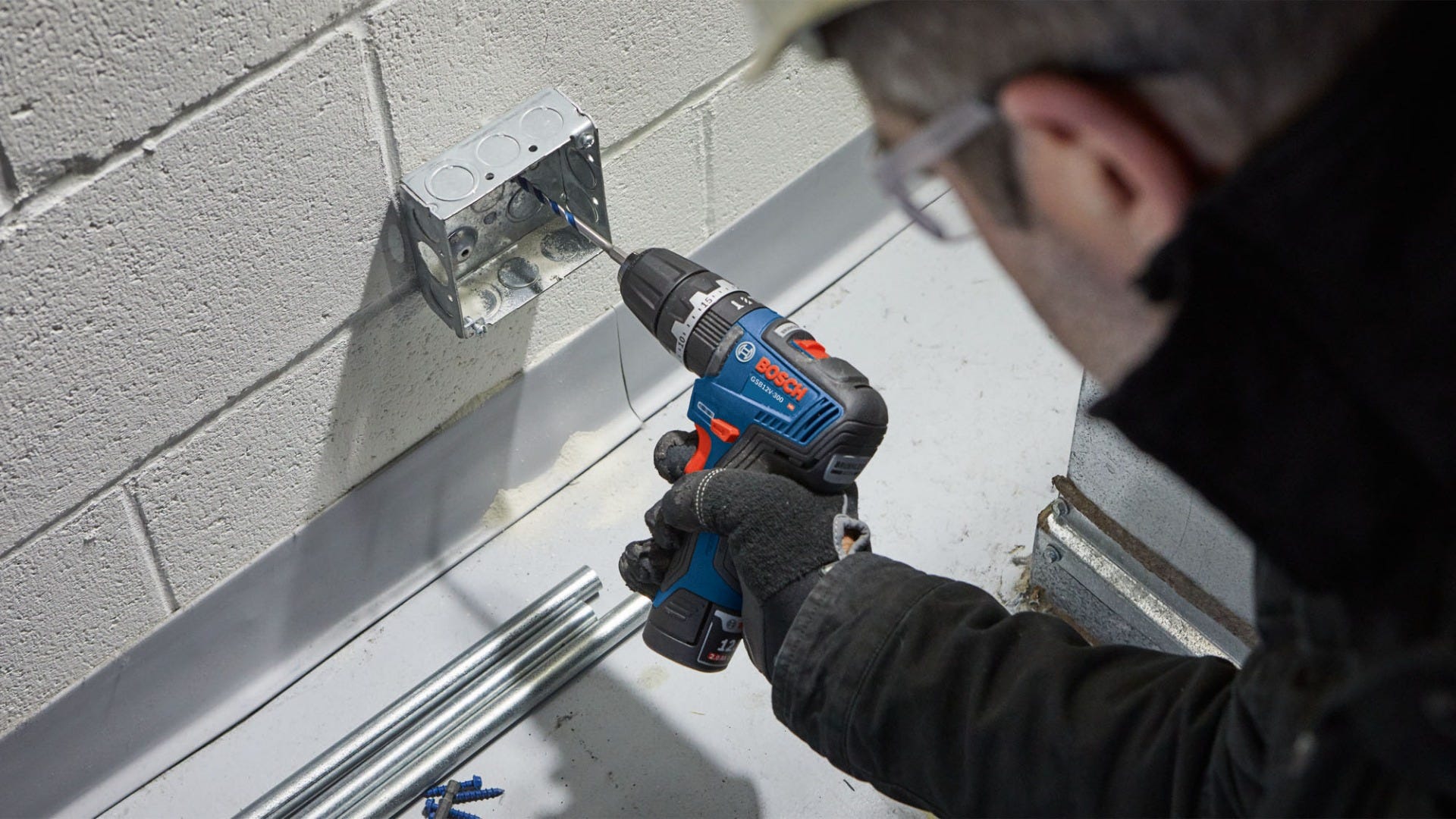 Bosch GSB12V-300B22 12V Max Brushless 3/8-Inch Hammer Drill/Driver 2.0Ah Kit
