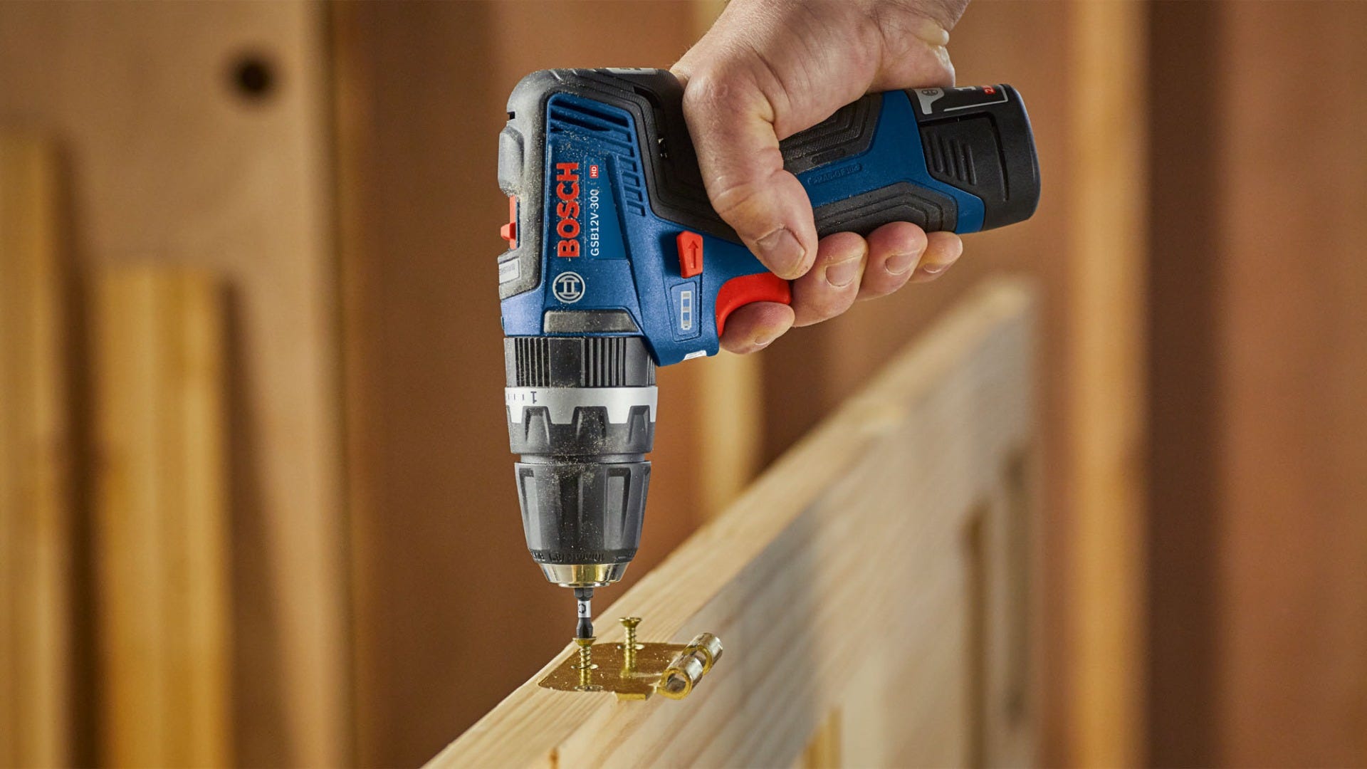 Bosch GSB12V-300B22 12V Max Brushless 3/8-Inch Hammer Drill/Driver 2.0Ah Kit