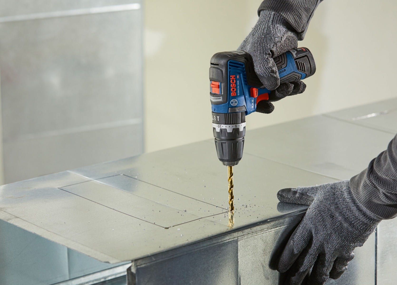 Bosch GSB12V-300B22 12V Max Brushless 3/8-Inch Hammer Drill/Driver 2.0Ah Kit