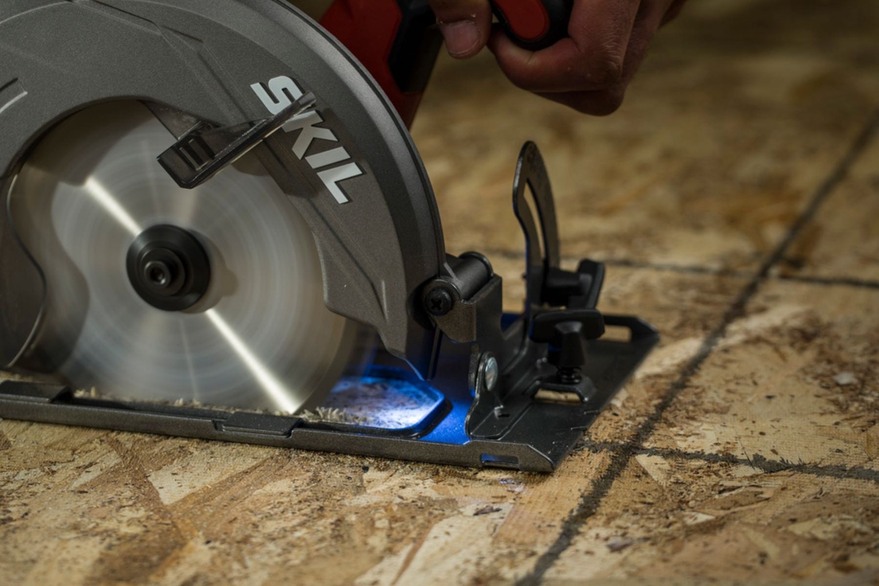 SKIL CR5413-1A PWR CORE 20 Brushless 20V 6-1/2'' Circular Saw Kit with 4.0 Ah Battery and Auto PWR JUMP Charger