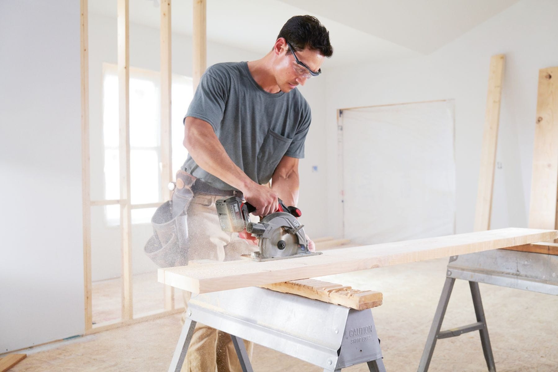 SKIL CR5413-1A PWR CORE 20 Brushless 20V 6-1/2'' Circular Saw Kit with 4.0 Ah Battery and Auto PWR JUMP Charger