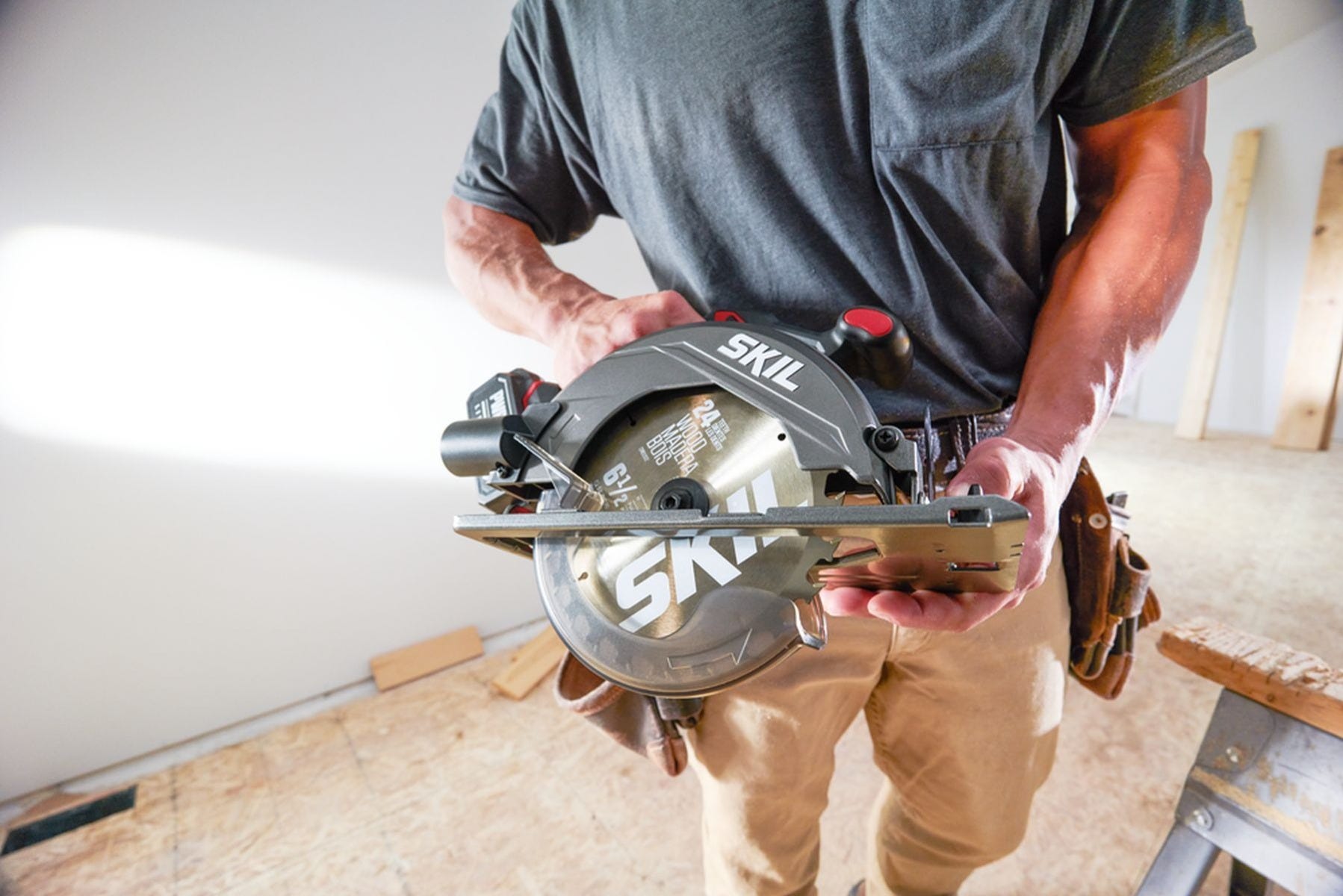 SKIL CR5413-1A PWR CORE 20 Brushless 20V 6-1/2'' Circular Saw Kit with 4.0 Ah Battery and Auto PWR JUMP Charger