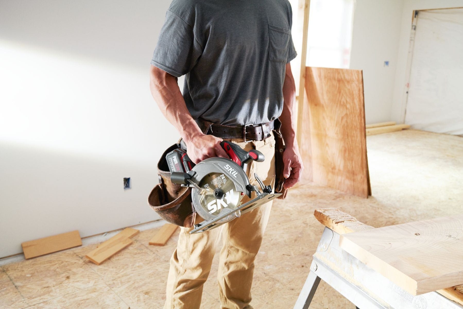 SKIL CR5413-1A PWR CORE 20 Brushless 20V 6-1/2'' Circular Saw Kit with 4.0 Ah Battery and Auto PWR JUMP Charger