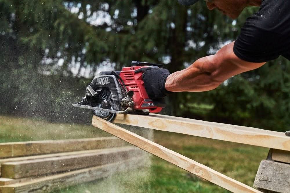 SKIL CR5429B-20 PWR CORE 20 XP Brushless 20V 7-1/4-in. Rear Handle Circular Saw