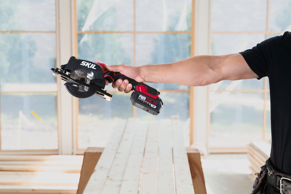 SKIL PWR CORE 20™ Brushless 20V 4-1/2 IN. Compact Circular Saw Kit