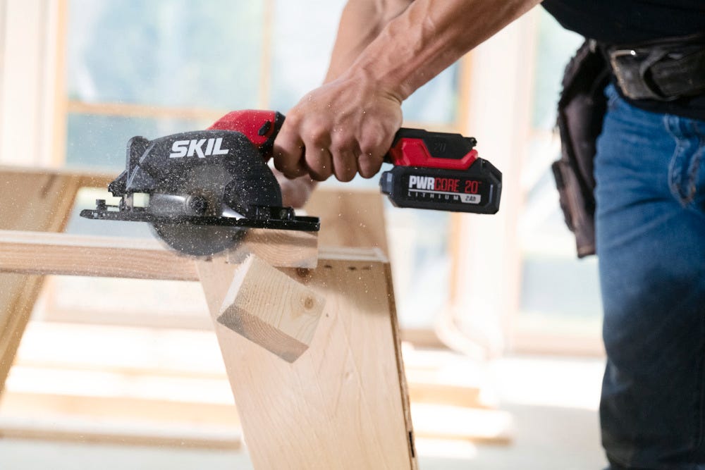 SKIL PWR CORE 20™ Brushless 20V 4-1/2 IN. Compact Circular Saw Kit
