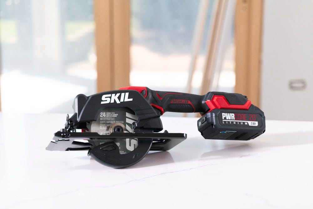 SKIL PWR CORE 20™ Brushless 20V 4-1/2 IN. Compact Circular Saw Kit