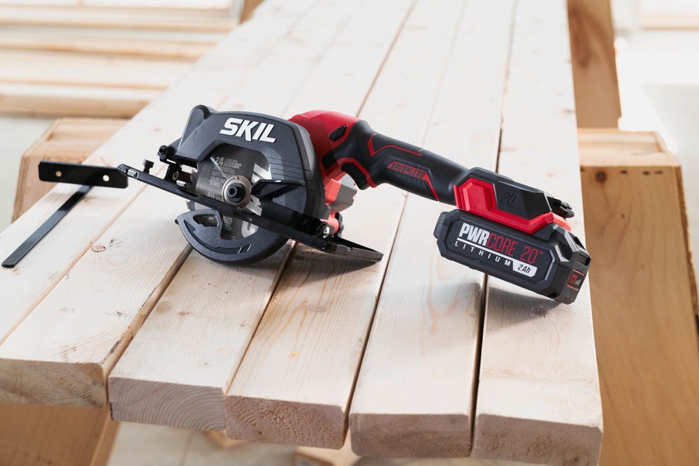 SKIL PWR CORE 20™ Brushless 20V 4-1/2 IN. Compact Circular Saw Kit