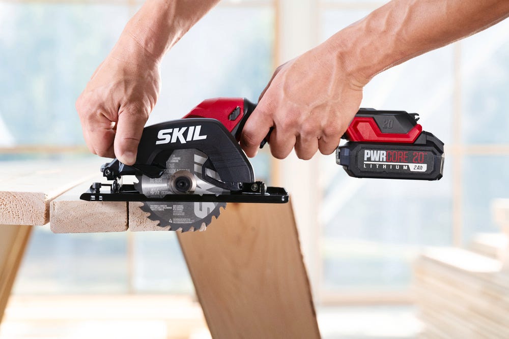 SKIL PWR CORE 20™ Brushless 20V 4-1/2 IN. Compact Circular Saw Kit