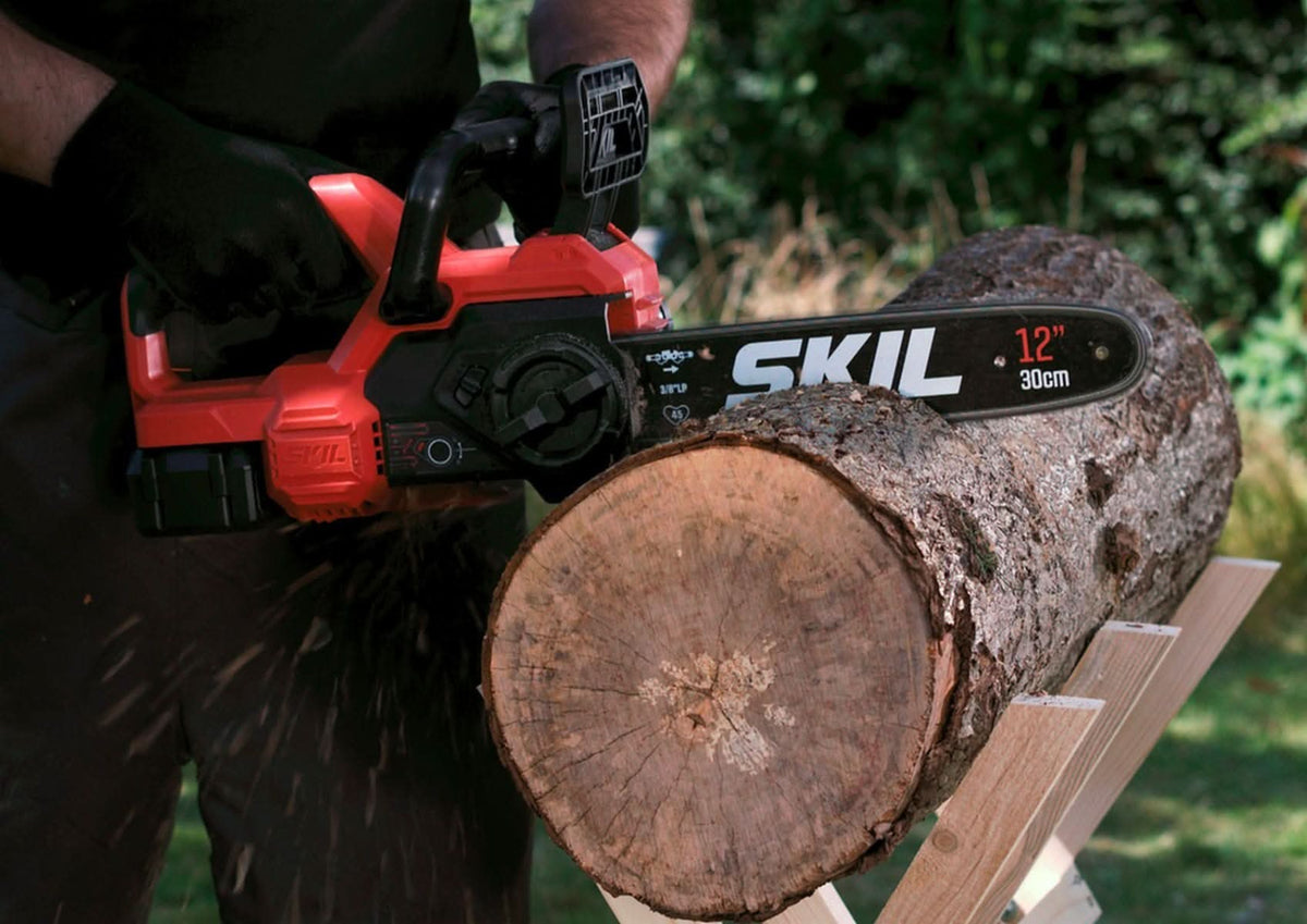SKIL CS4562B-10 PWR CORE 20 Brushless 12 IN. Chain Saw with 4.0Ah Battery and Charger