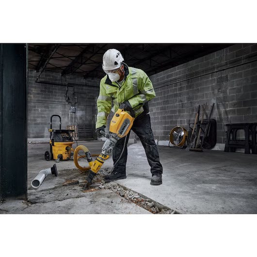 DeWalt D25911K 27 Lb. SDS MAX Inline Chipping Hammer Kit