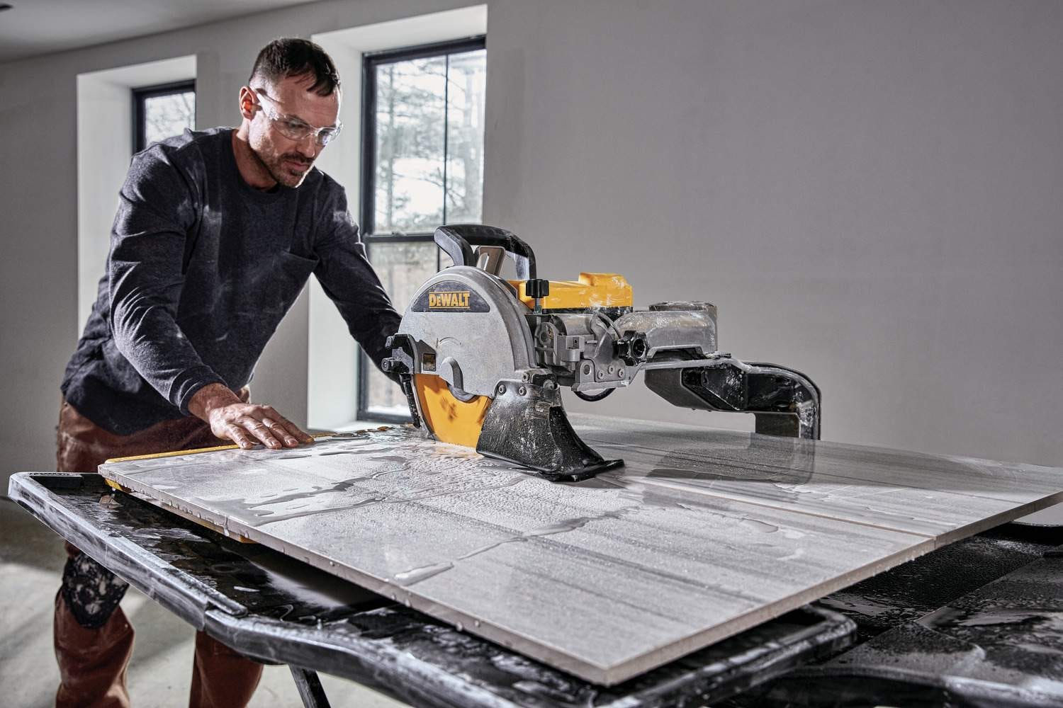 DeWalt D36000S High Capacity 10-Inch Wet Tile Saw and Stand Combo