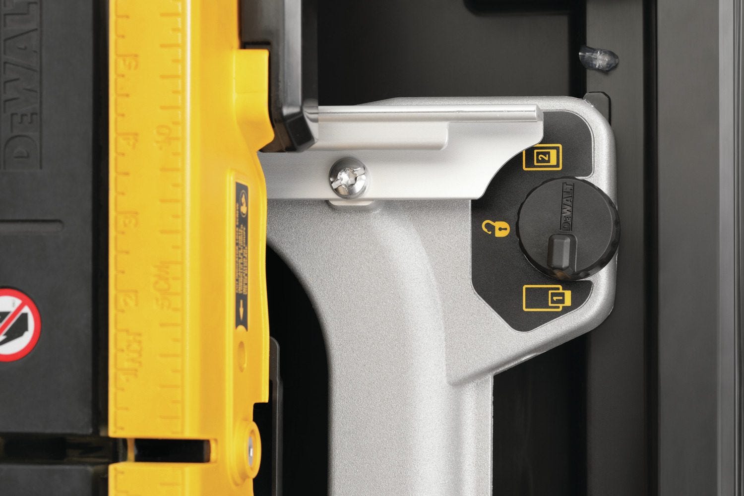 DeWalt D36000S High Capacity 10-Inch Wet Tile Saw and Stand Combo