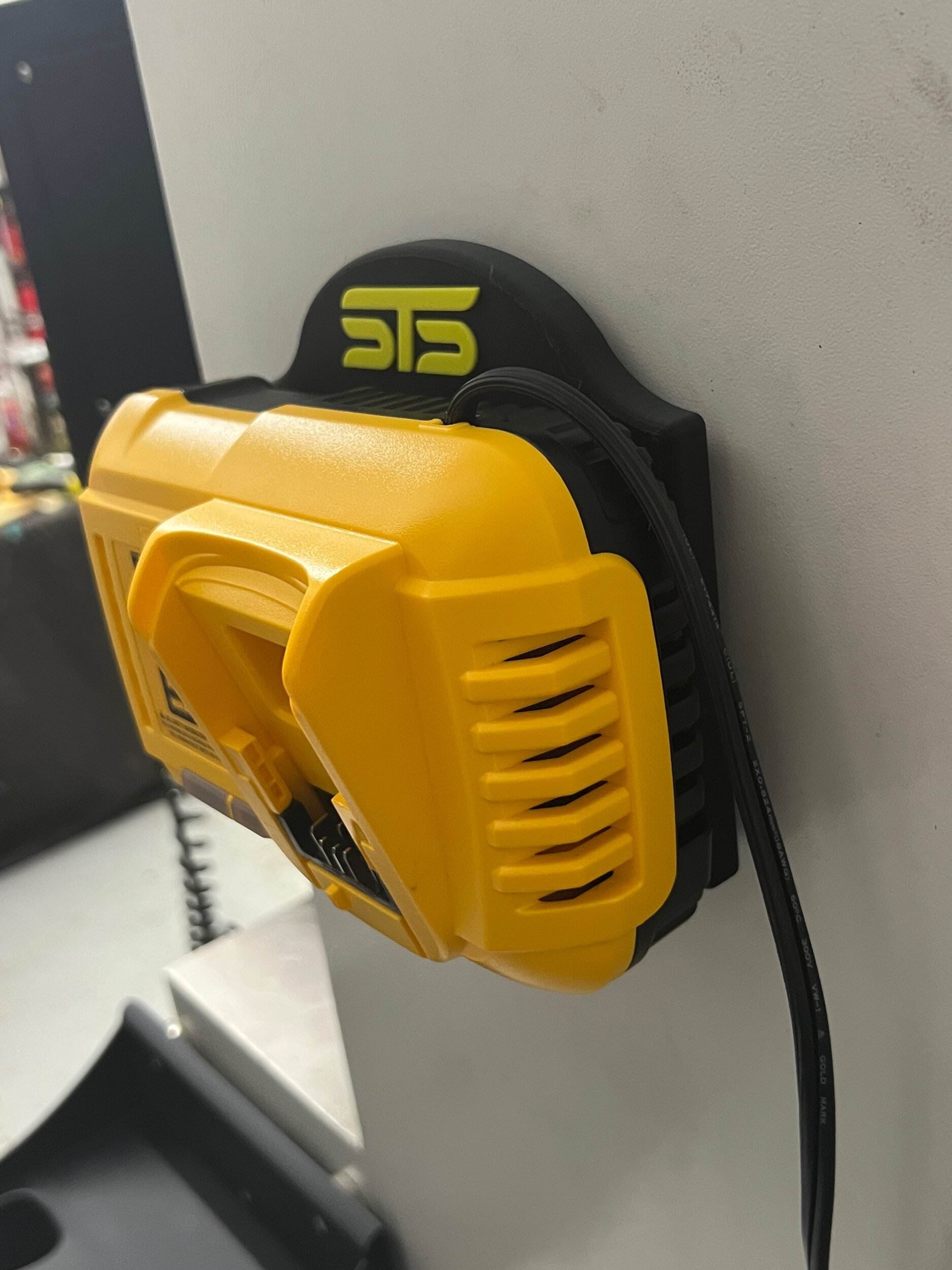 STS Auto Design DWDC118 DeWalt DCB118 Magnetic Charger Plate